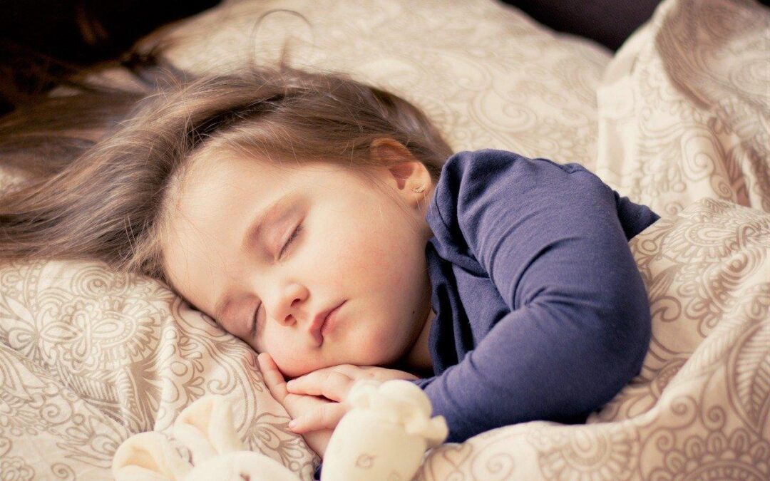 Comment faire pour faire dormir bébé le soir ?